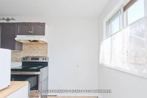 8 Hillbank Tr, Brampton, ON L6S 1P6