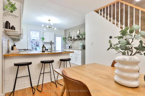 10 Westport Ave, Toronto, ON M6N 1E2