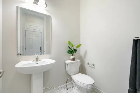 69 Callandar Rd, Brampton, ON L7A 5E2