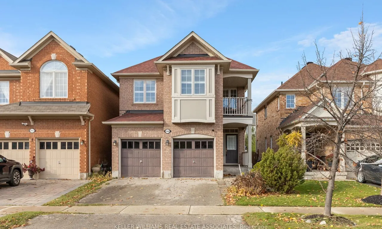 3949 Mayla Dr, Mississauga, ON L5M 7Y9