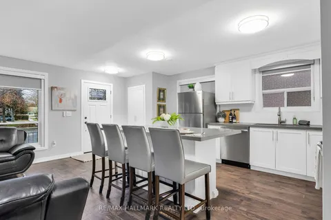 21 FARLEY Cres, Toronto, ON M9R 2A5