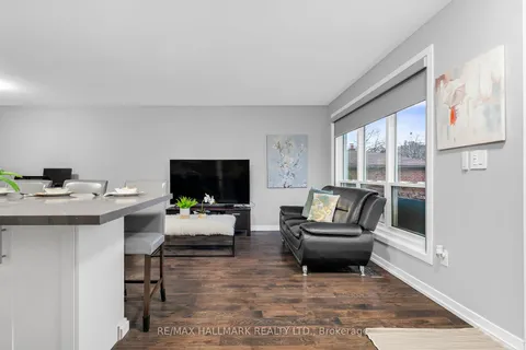 21 FARLEY Cres, Toronto, ON M9R 2A5