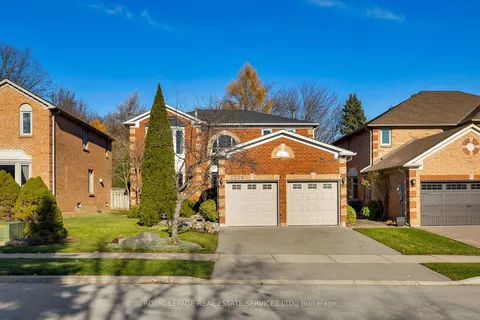 1209 Bowman Dr, Oakville, ON L6M 2T4