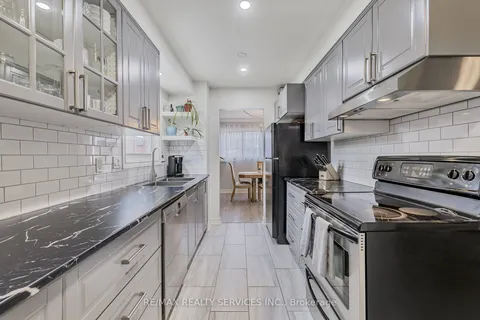 40 Crenshaw Crt, Brampton, ON L6Z 1W9