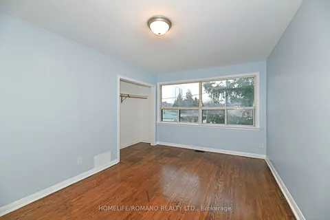 74 Chalkfarm Dr, Toronto, ON M3L 1L2