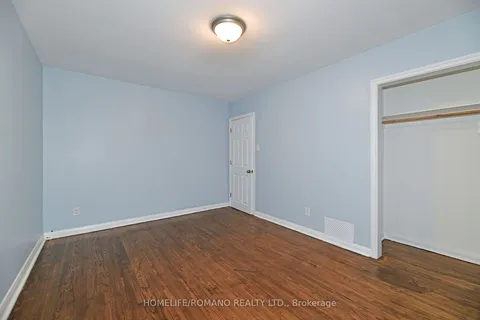 74 Chalkfarm Dr, Toronto, ON M3L 1L2