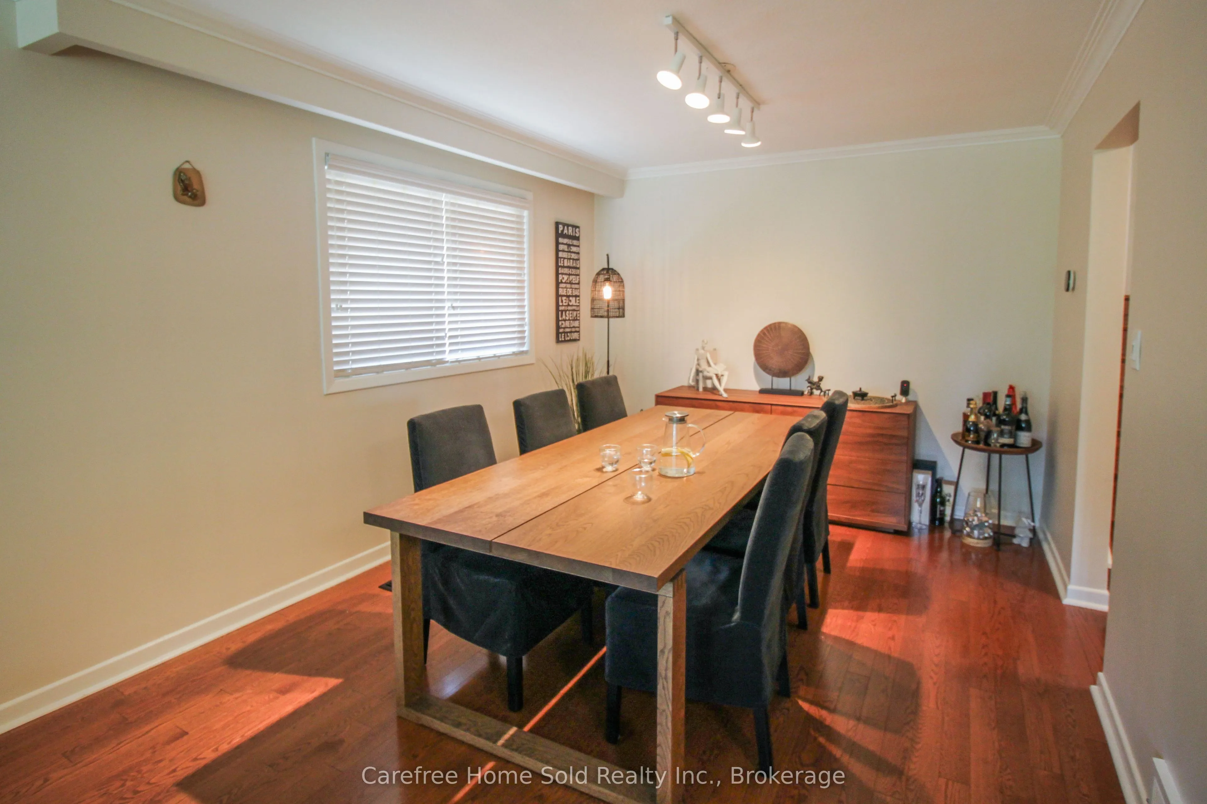 268 Mineola Road, ON L5G 2G3