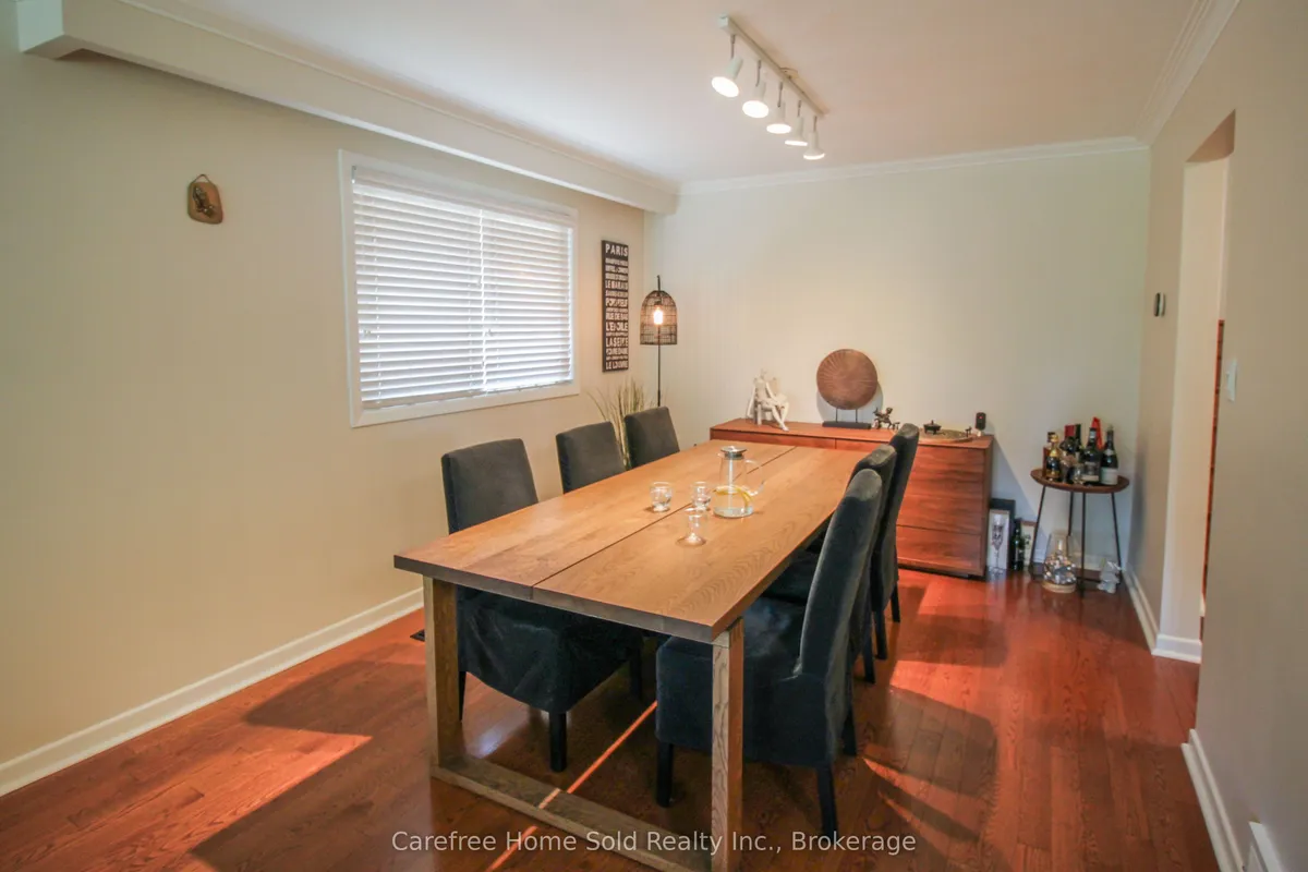 268 Mineola Road, ON L5G 2G3