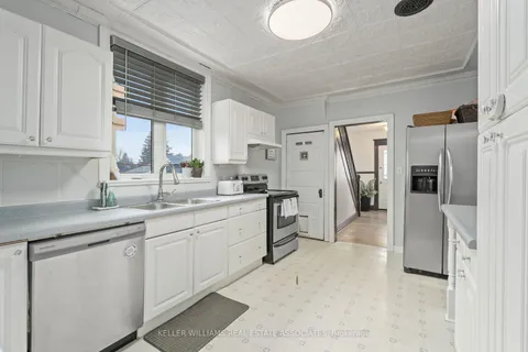 43 Victoria St, Halton Hills, ON L7G 3N5