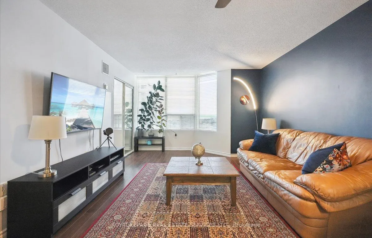 Condo Apt interior view at 1270 Maple Crossing Blvd Burlington