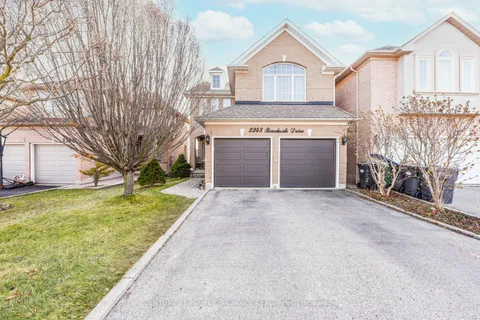 2343 Bankside Dr, Mississauga, ON L5M 6E2