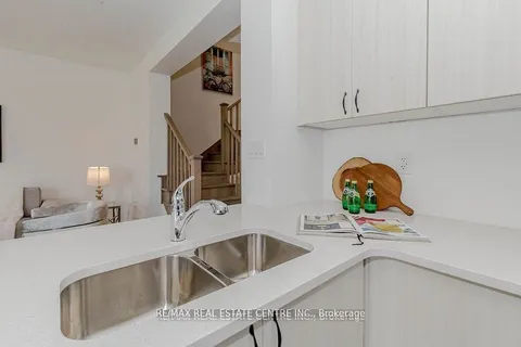 1704 Dance Crt, Milton, ON L9T 6H8