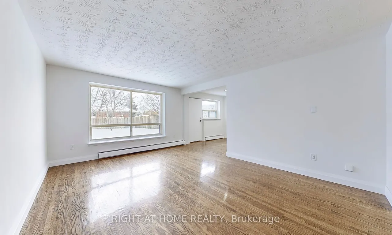 Att/Row/Twnhouse 2 bedroom 2 bathroom at 35 Swordbill Dr in Toronto - MLS# W11892837