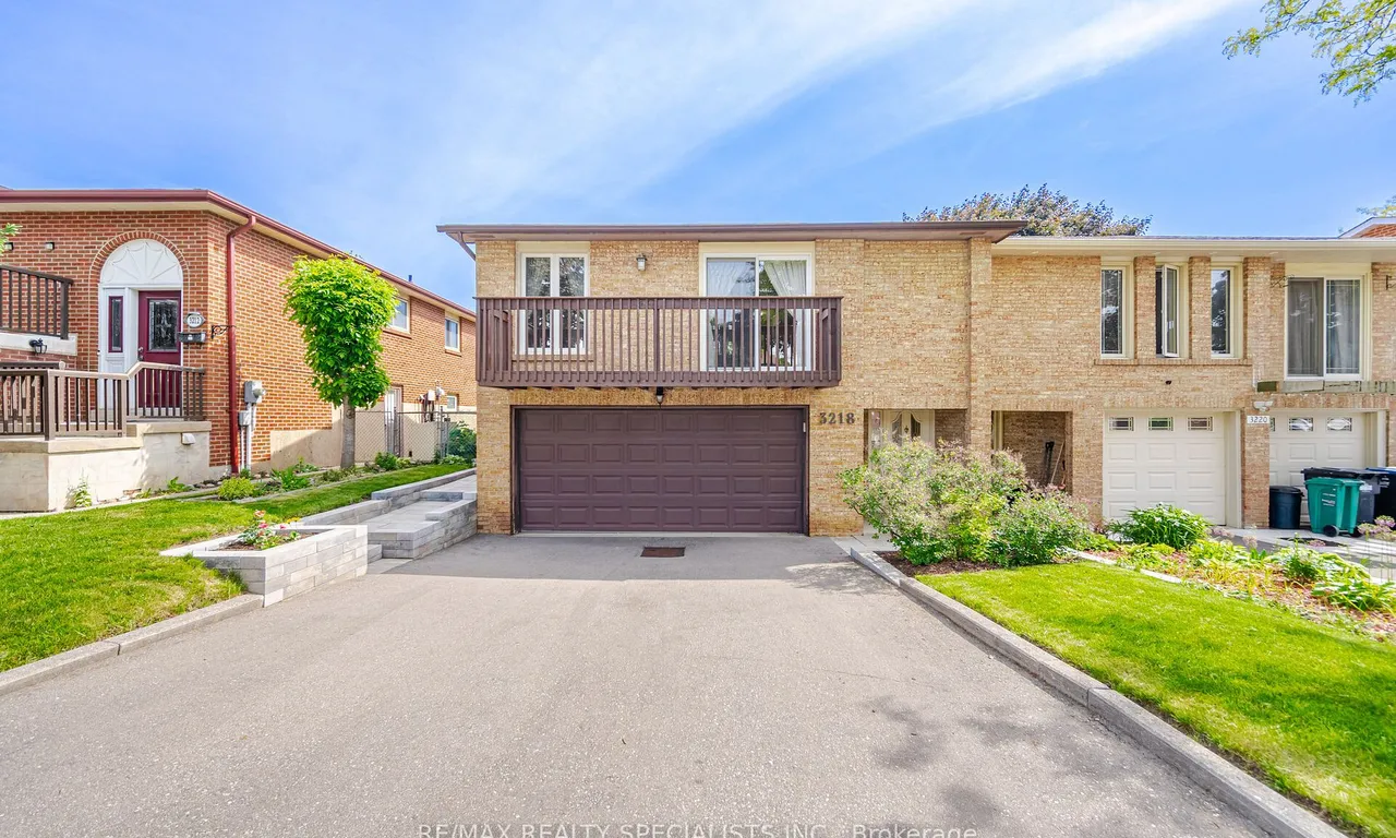 3218 McCarthy Crt, Mississauga, ON L4V 3Z6