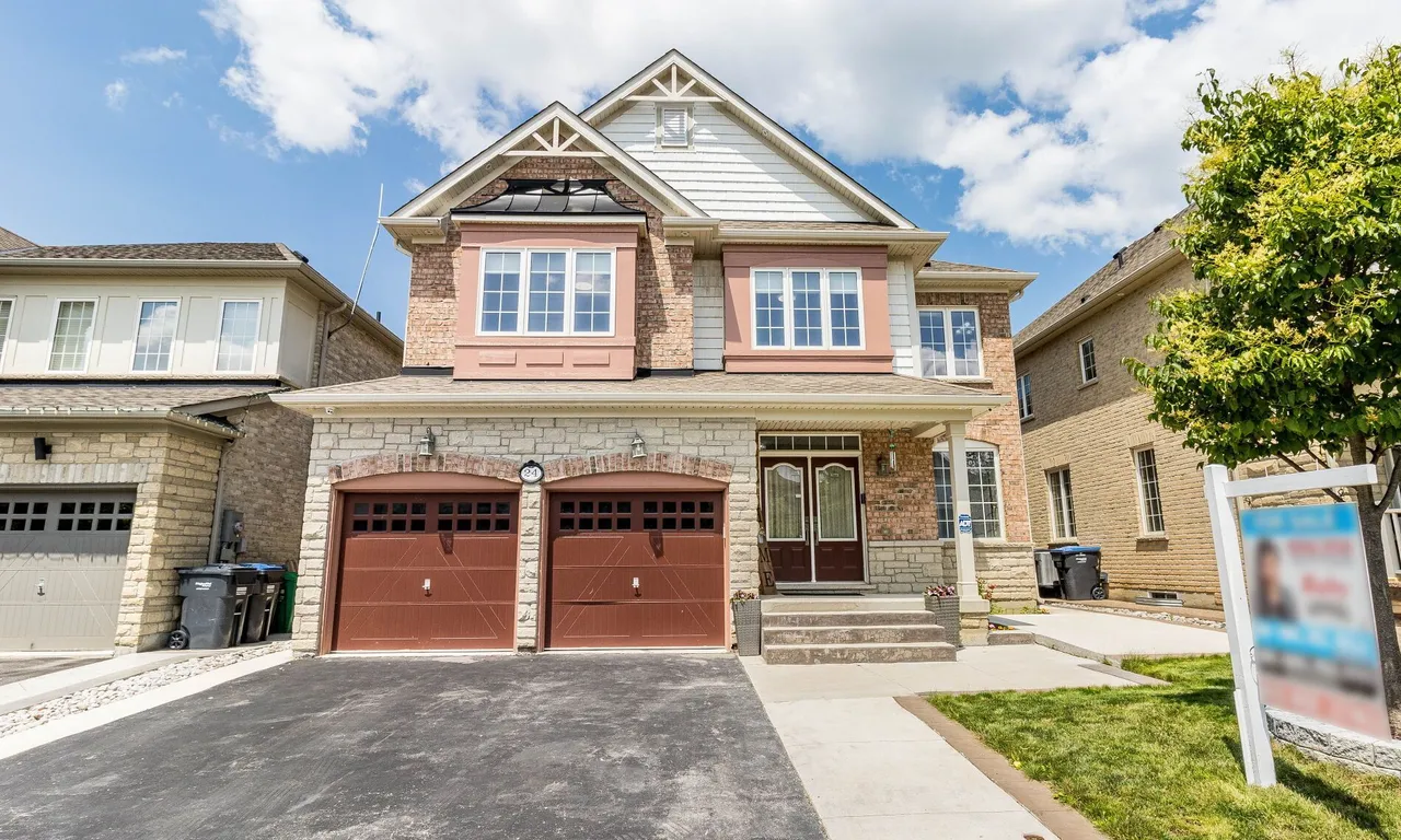 24 Bonnieglen Farm Blvd, Caledon, ON L7C 3X8