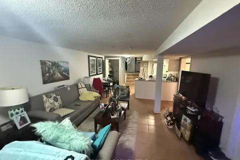 3444 Laddie Cres, Mississauga, ON L4T 1N1