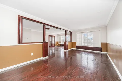 4211 Brandon Gate Dr, Mississauga, ON L4T 3K3