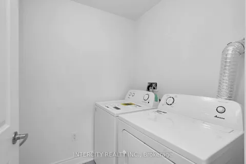 4 Tarmola Park Crt, Toronto, ON M9L 2L1