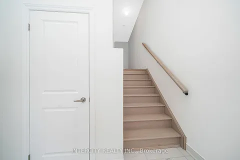 4 Tarmola Park Crt, Toronto, ON M9L 2L1