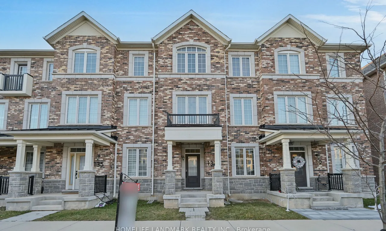 137 Stork St, Oakville, ON L6H 0X9