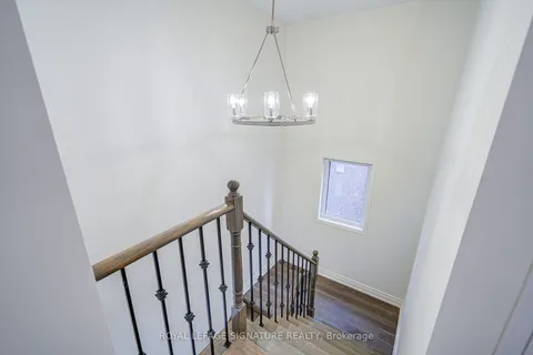 2302 Seton Cres, Burlington, ON L7L 6Y7