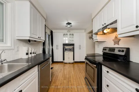 11 Wright Ave, Halton Hills, ON L7J 2T7