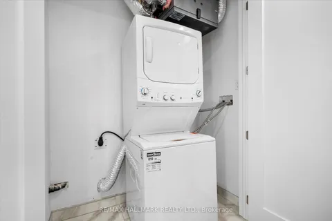 27 Antonio Court, Toronto, ON M9L 2J7
