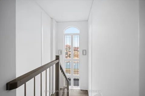 17 Antonio Court, Toronto, ON M9L 2J7