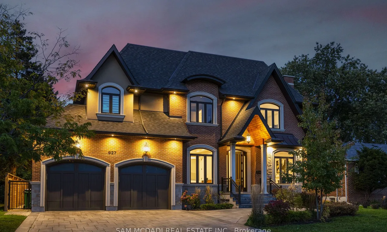 927 The Greenway, Mississauga, ON L5G 1P7
