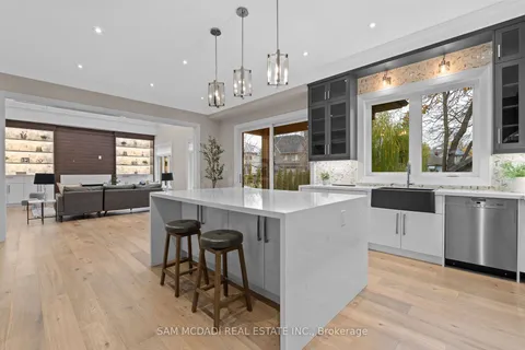 927 The Greenway, Mississauga, ON L5G 1P7