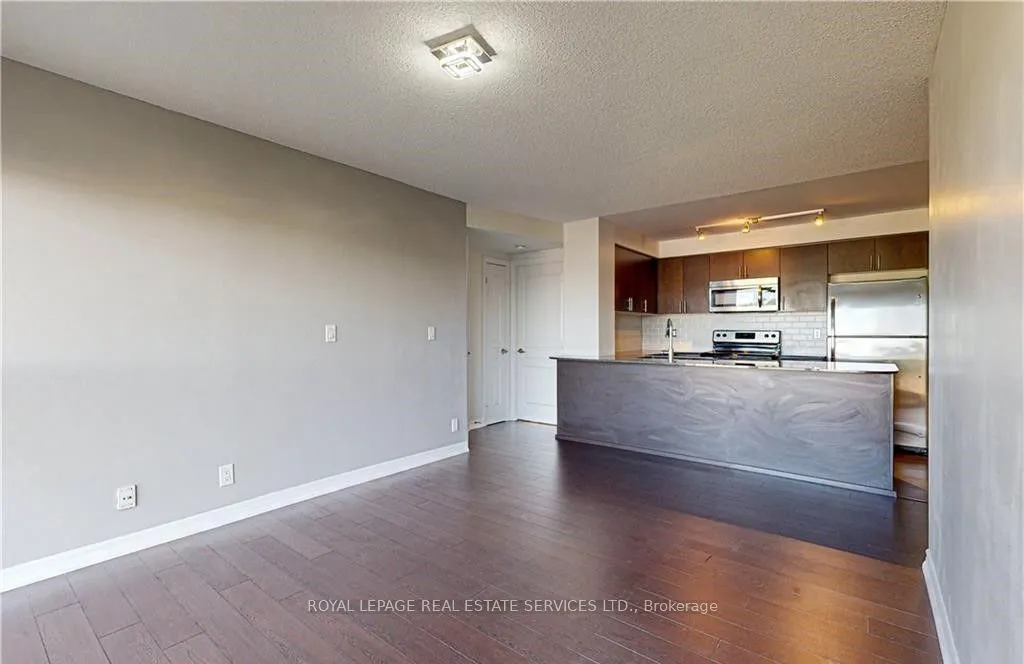 Condo Apt kitchen at 1940 Ironstone Dr Burlington