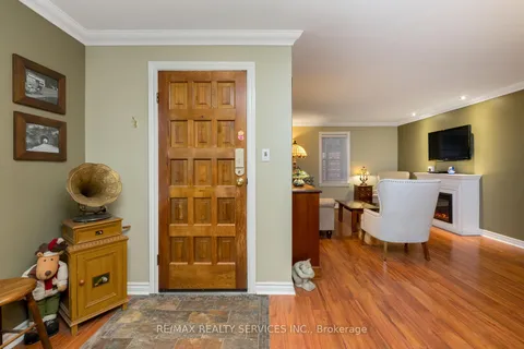 111 Denison Ave, Brampton, ON L6X 1E9