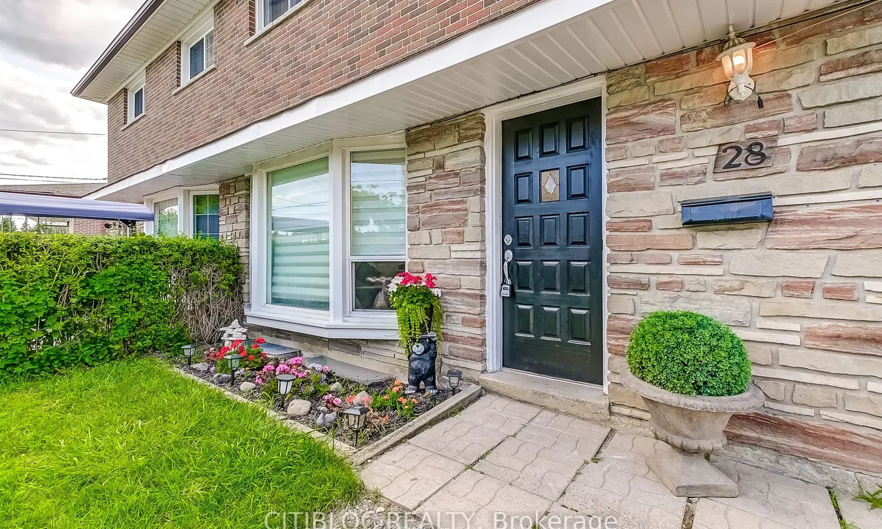 28 Navenby Cres, Toronto, ON M9L 1B2