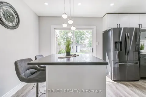 28 Navenby Cres, Toronto, ON M9L 1B2