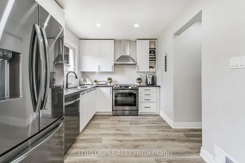 28 Navenby Cres, Toronto, ON M9L 1B2