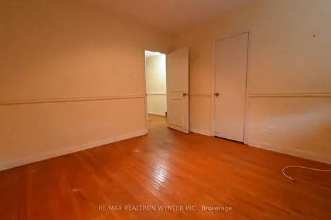 16 Guiness Ave, Toronto, ON M9W 3K9