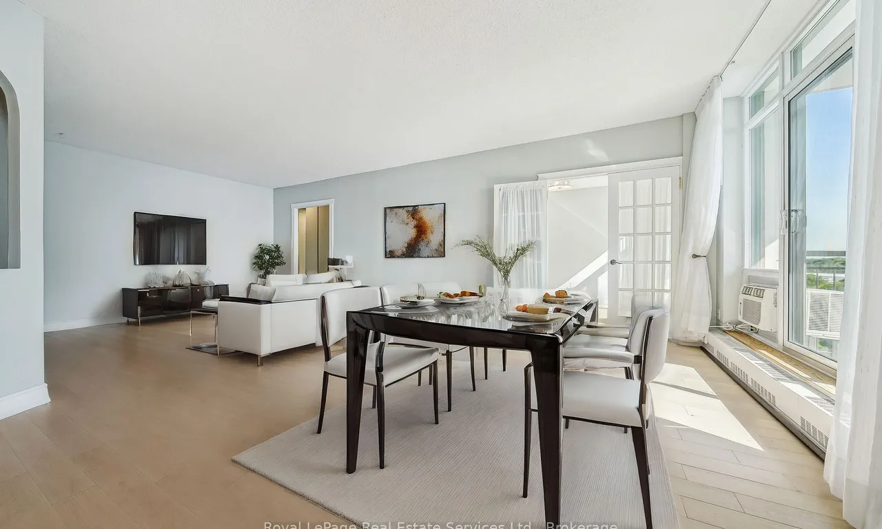 Condo Apt kitchen at 5250 Lakeshore Rd Burlington