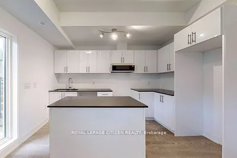 1075 Douglas Mccurdy Comm N/A, Mississauga, ON L5G 0C6