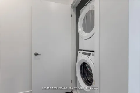 3562 Colonial Drive, Mississauga, ON L5L 0C1
