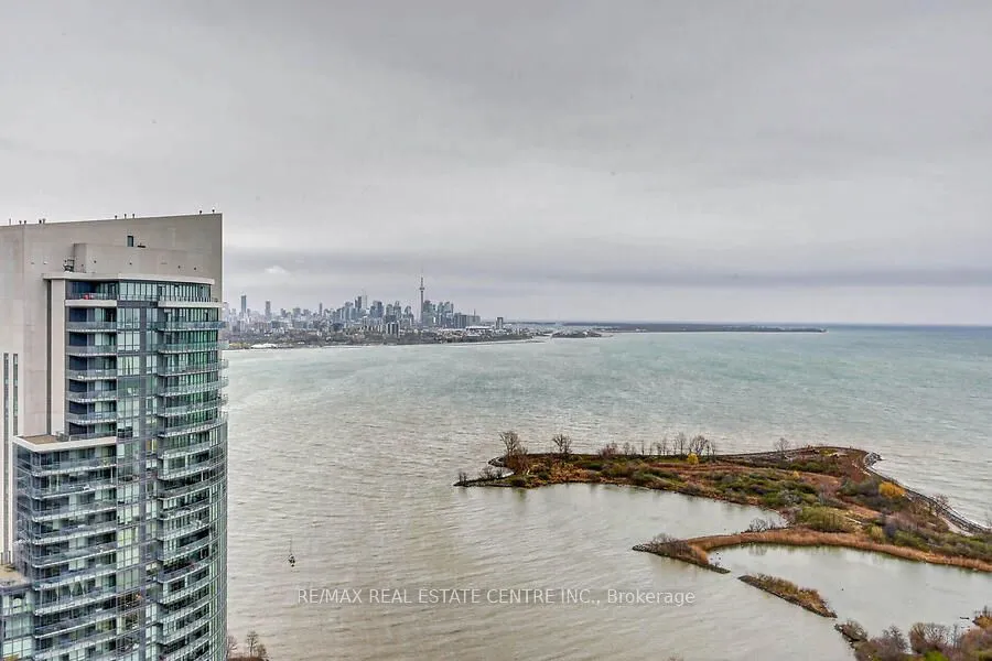 33 Shore Breeze Drive, Toronto, ON M8V 0G1