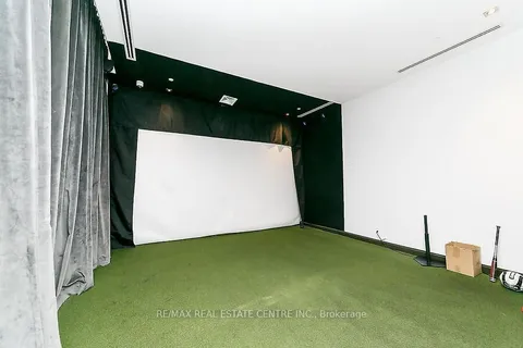 33 Shore Breeze Drive, Toronto, ON M8V 0G1