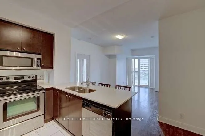 Comm Element Condo living room at 50 Absolute Ave Mississauga