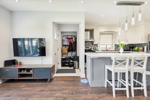 74 Westhead Rd, Toronto, ON M8W 4S3