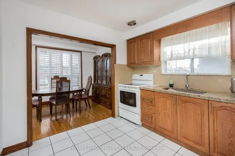 88 Plunkett Rd, Toronto, ON M9L 2J6