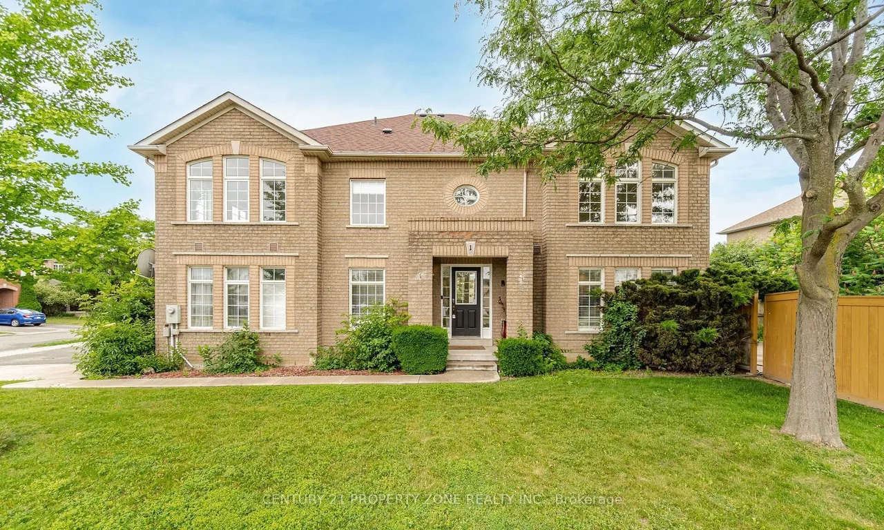 1 Traymore St, Brampton, ON L7A 2G2