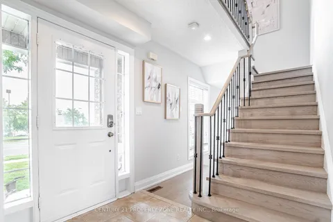 1 Traymore St, Brampton, ON L7A 2G2