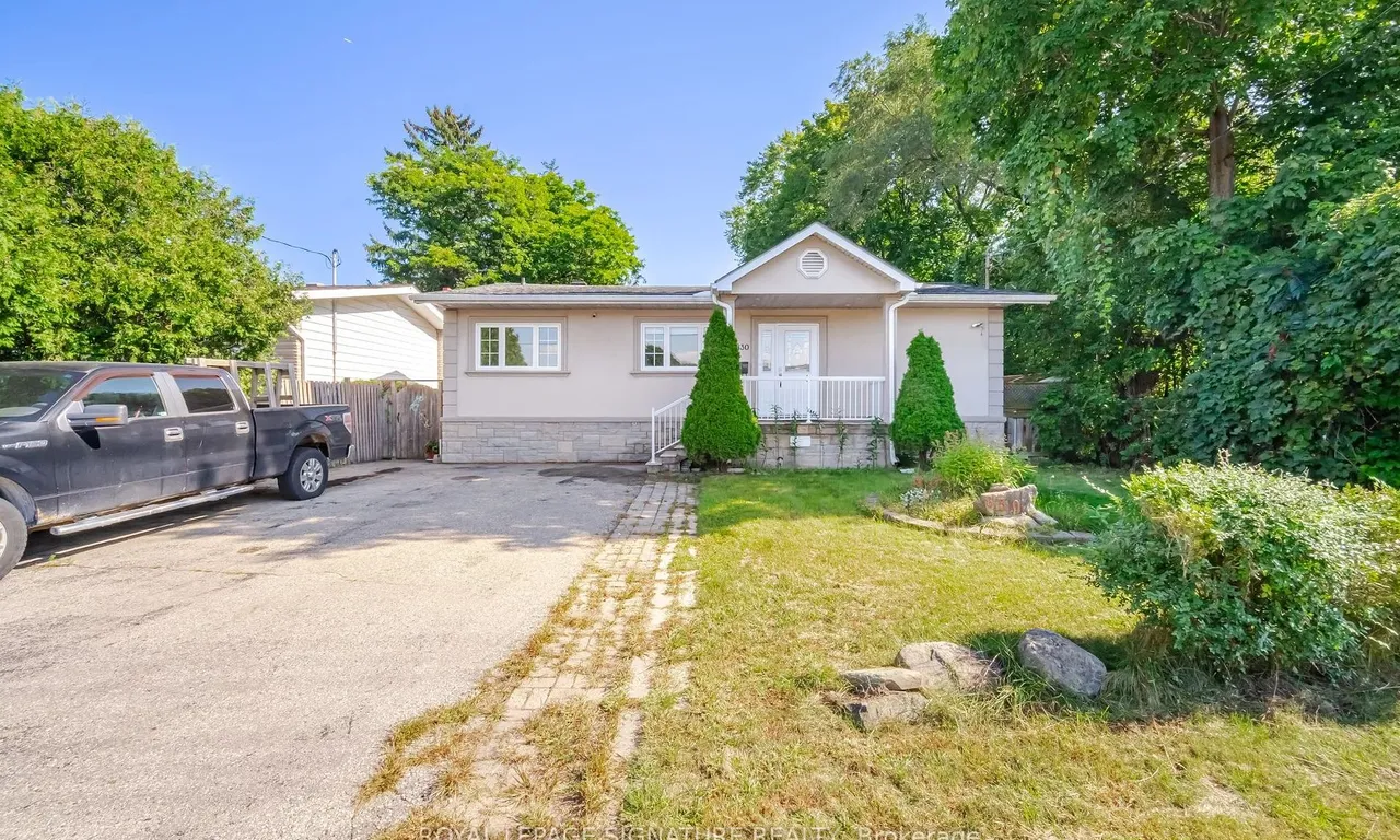 830 South Service Rd, Mississauga, ON L5E 1T8