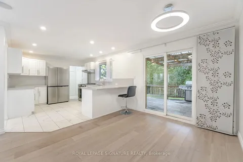 830 South Service Rd, Mississauga, ON L5E 1T8