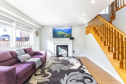 210 Owlridge Dr, Brampton, ON L6X 0M8