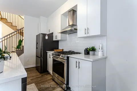 64 Settlers Rd, Oakville, ON L6H 0Y8